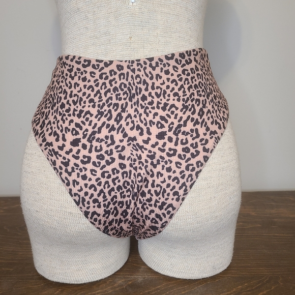 SHEIN Small High Waist Leopard Bikini Bottoms - Picture 2 of 3